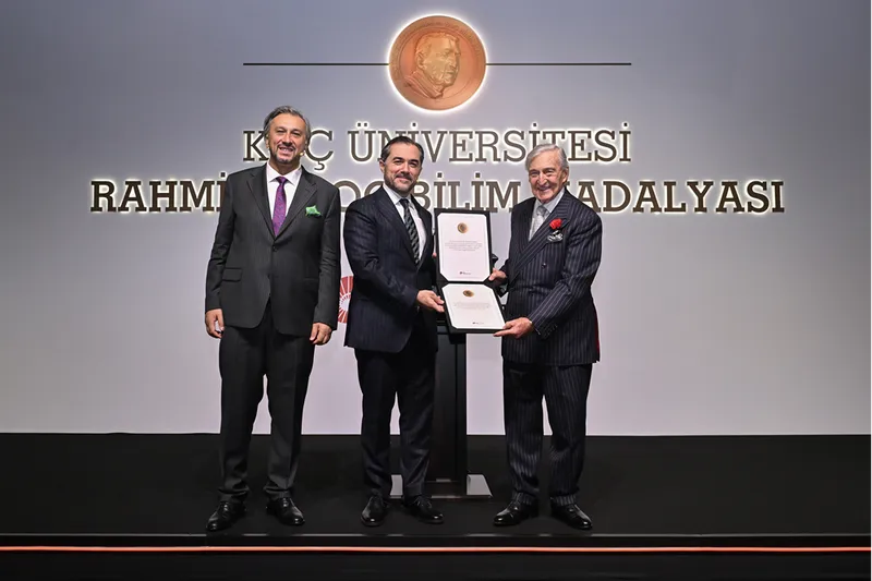 Koç Üniversitesi Rahmi M. Koç Bilim Madalyası Prof. Dr. Ufuk Akçiğit