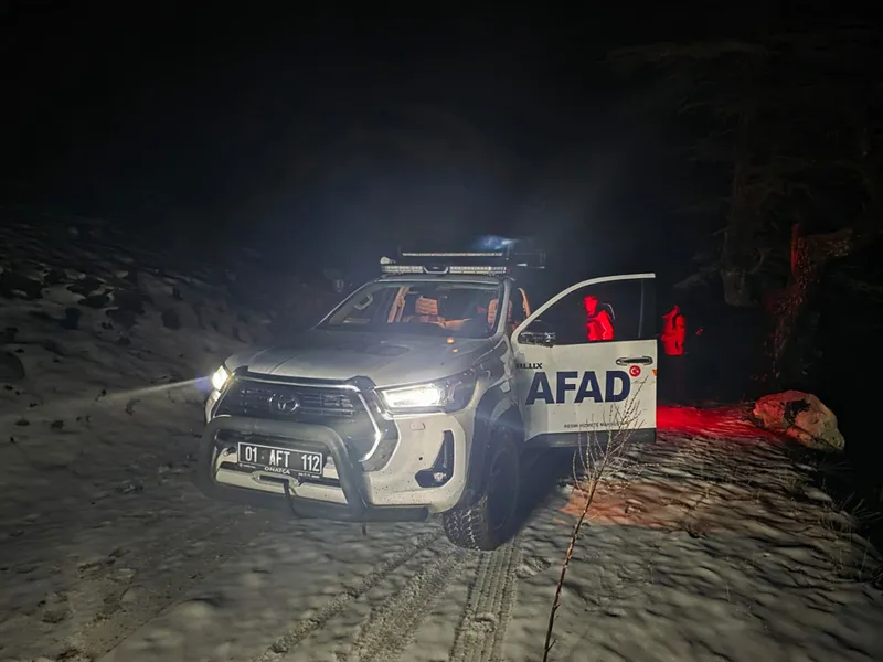 Adana'da dağda mahsur kalan 3 kişi için kurtarma çalışması başlatıldı