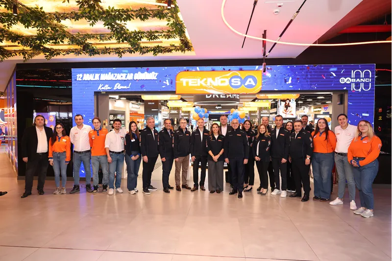 Teknosa Mağazacılar Günü'nü çalışanlarıyla kutladı