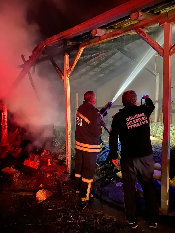 Burdur'da kalorifer kazanının patlaması sonucu çıkan yangın söndürüldü