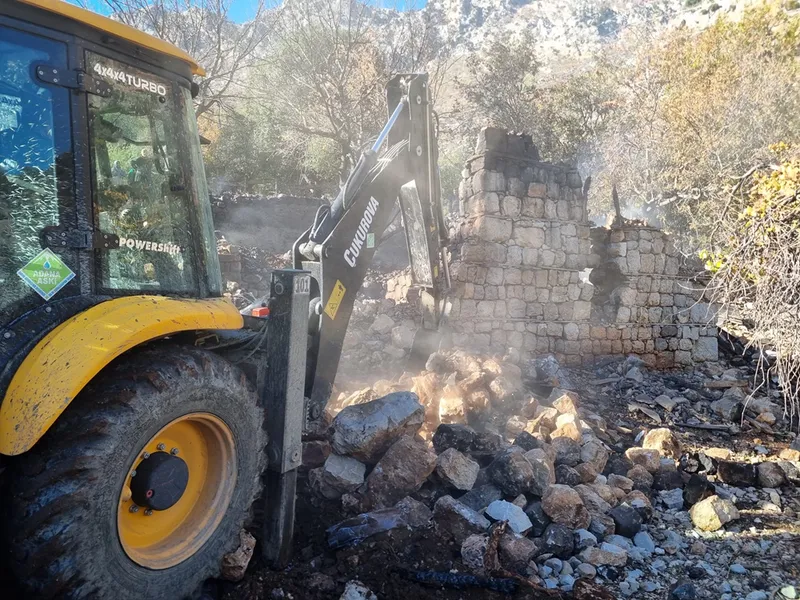 Adana'da evinde çıkan yangında 85 yaşındaki kadın hayatını kaybetti