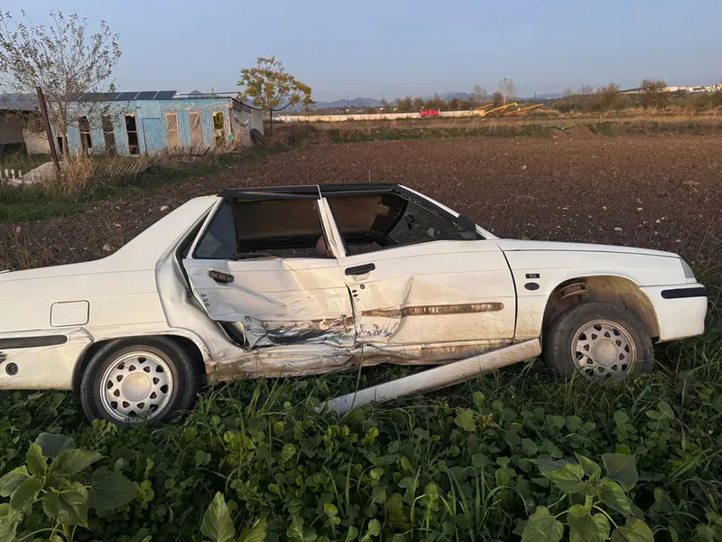 Osmaniye'de 2 otomobilin çarpıştığı kazada 2 kişi yaralandı