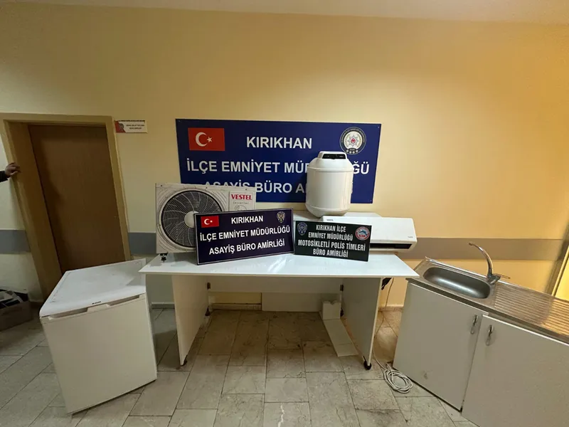 Hatay'da konteynerden hırsızlık yapan 4 zanlı gözaltına alındı 