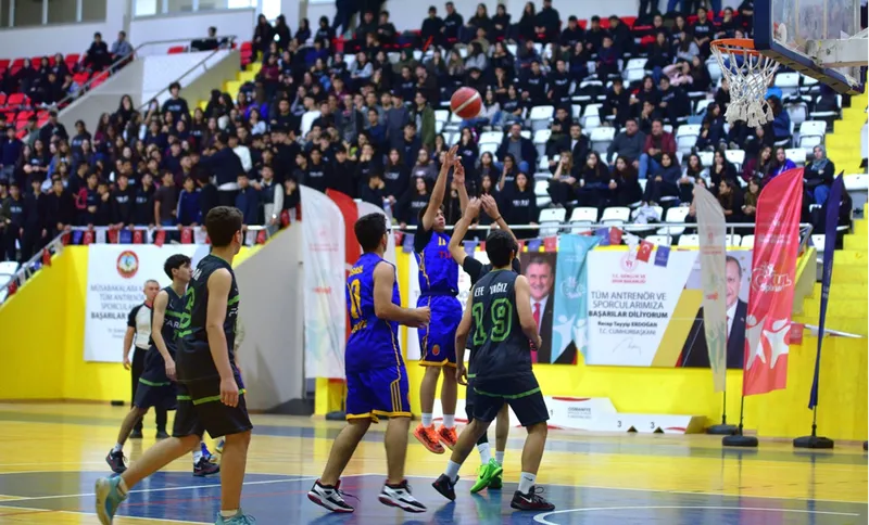 Osmaniye'de Genç Erkekler Basketbol İl Birinciliği müsabakaları yapıldı