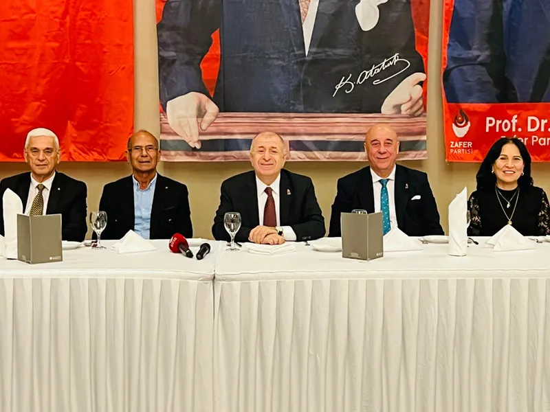 Zafer Partisi Genel Başkanı Özdağ, Antalya'da temaslarda bulundu