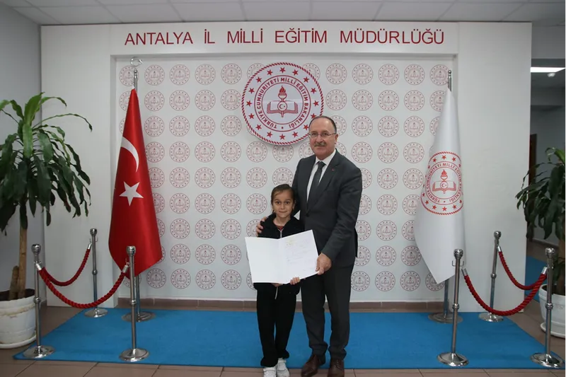 Antalya'yı merak eden Nevşehirli öğrenci, Milli Eğitim Müdürünün misafiri oldu