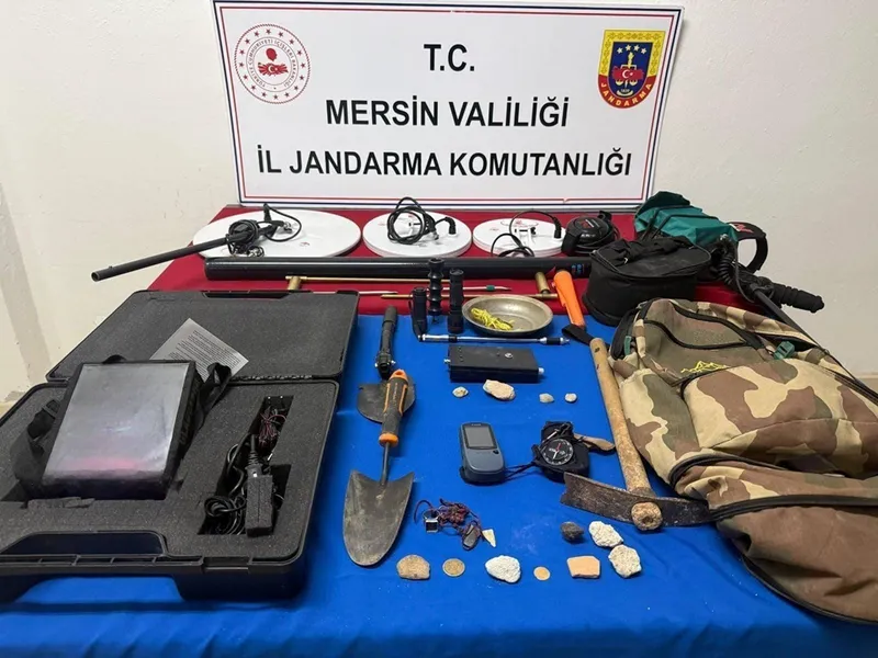 Mersin'de kaçak kazı yapan 3 zanlı yakalandı