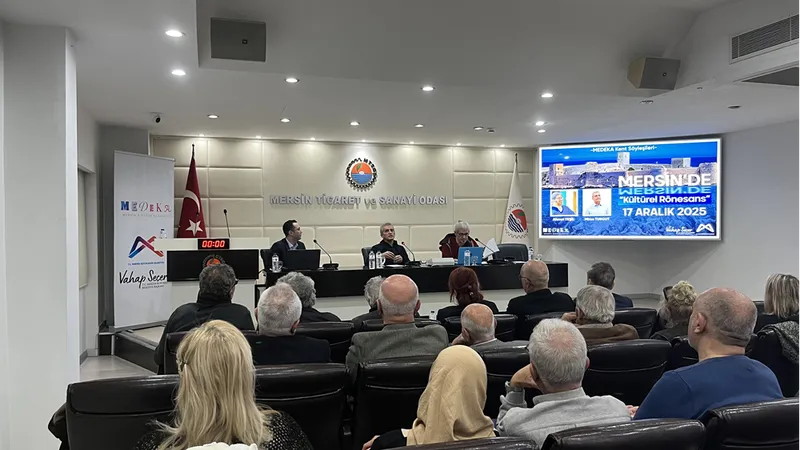 Mersin'de "Kültürel Rönesans" söyleşisi gerçekleştirildi