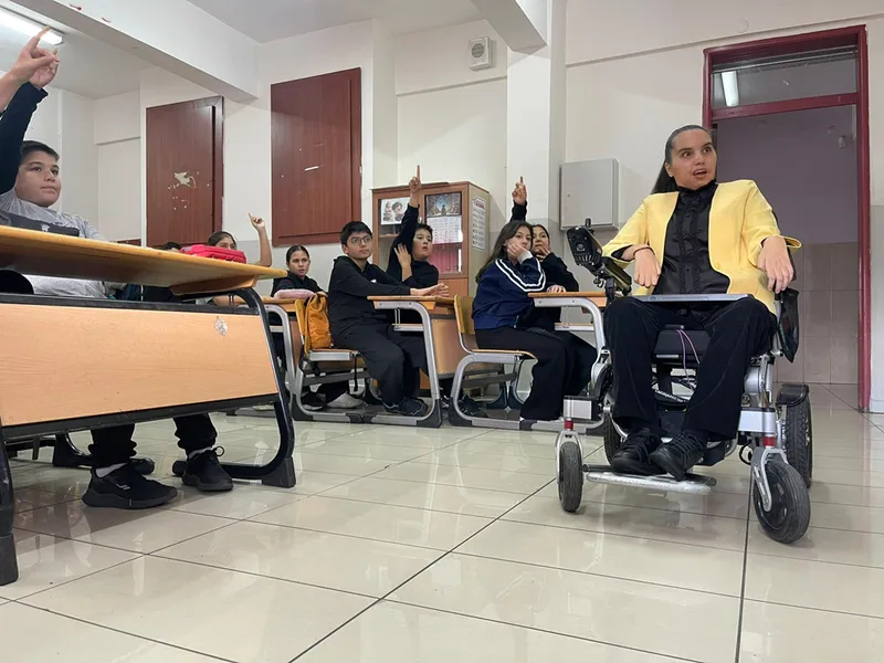 Isparta'da kas hastası öğretmen azmiyle herkese ilham oluyor