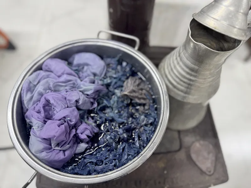 El emeği ipeği özgün tasarımlara dönüştürüyor