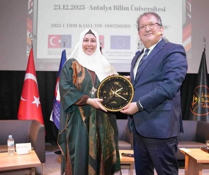 Antalya'da "devlet himayesindeki" gençlere yönelik çalıştay düzenlendi