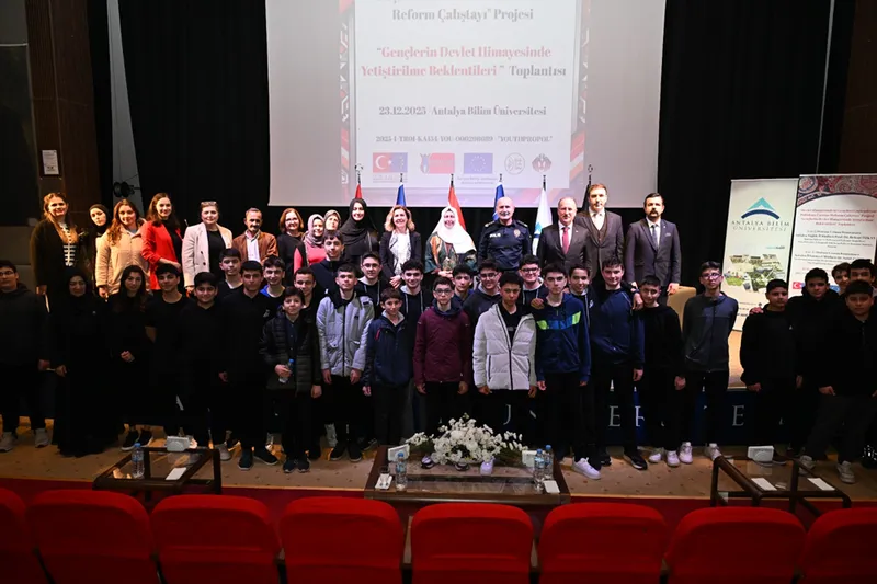 Antalya'da "devlet himayesindeki" gençlere yönelik çalıştay düzenlendi