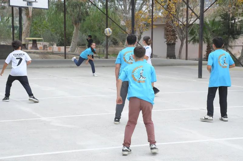Bozyazı ilçesinde geleneksel çocuk oyunları etkinliği düzenlendi 