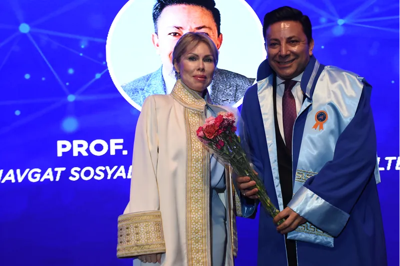 Akdeniz Üniversitesi'nde öğretim üyeleri için "Akademik Tören" düzenlendi