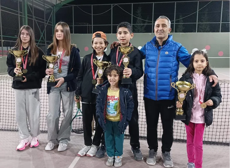 Osmaniye'de Tenis Turnuvası düzenlendi