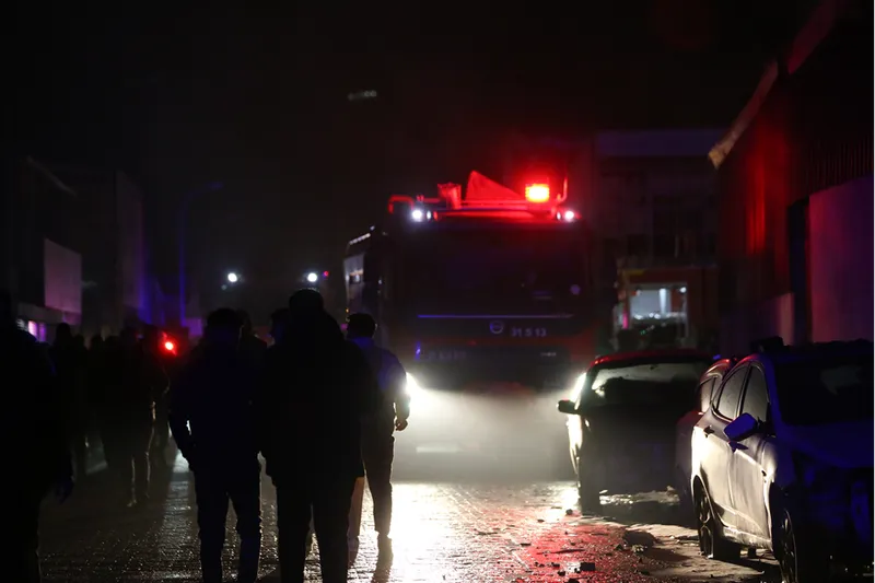 GÜNCELLEME - Hatay'da sanayi sitesinde çıkan yangın kontrol altına alındı