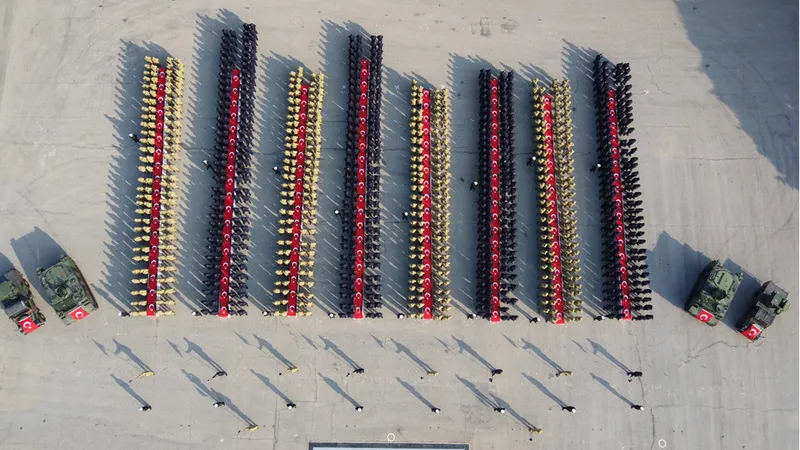 Hatay'da eğitimlerini tamamlayan 1279 acemi er yemin etti