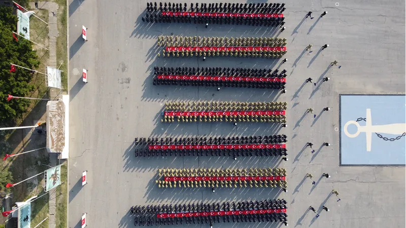 Hatay'da eğitimlerini tamamlayan 1279 acemi er yemin etti