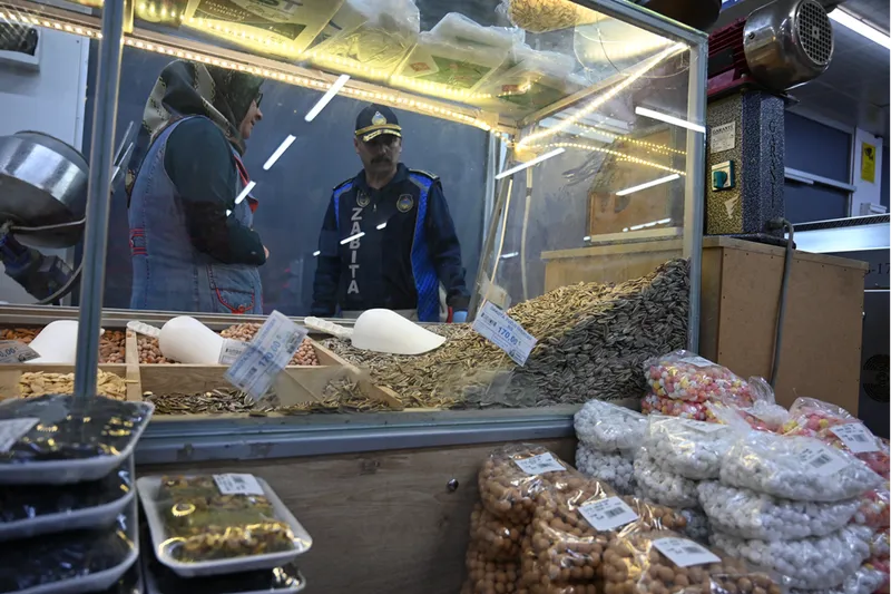 Osmaniye'de zabıta ekipleri marketleri denetledi