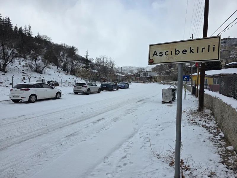 Pozantı'nın yüksek kesimleri karla kaplandı 