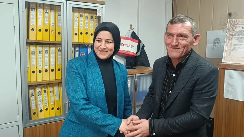 Kozan ilçesinde vefat eden muhtarın mahallesinde seçim yapıldı