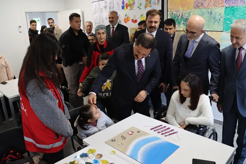 Hatay Engelli Sosyal Girişimcilik Merkezinde 600'den fazla kişiye ortez-protez hizmeti verildi