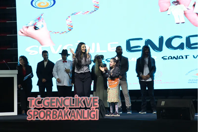 Antalya'da 6. Geleneksel Kültür Sanat ve Spor Şenliği düzenlendi