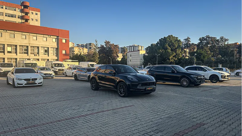 Adana merkezli suç örgütü operasyonunda yakalanan 15 zanlı tutuklandı