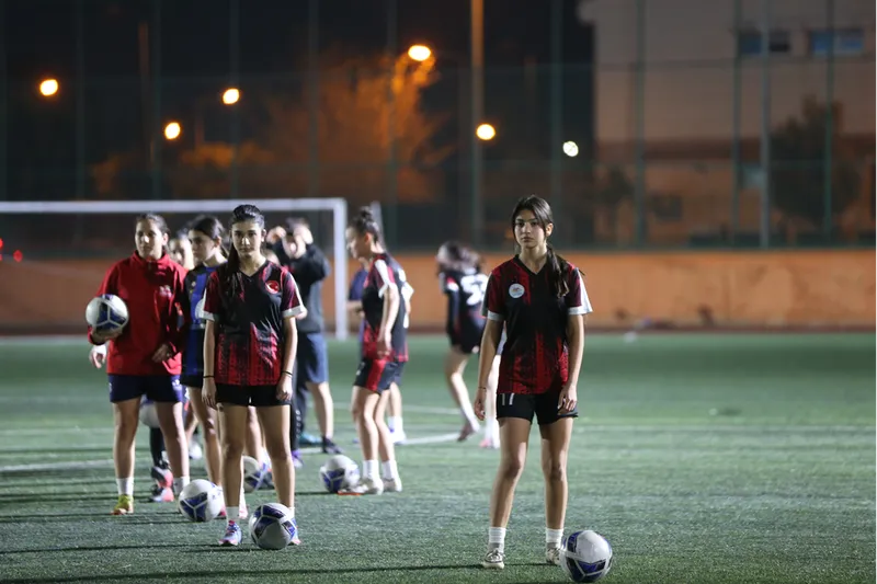 Depremin izlerini futbolla silen kızlar Gelişim Ligi'ne hazırlanıyor