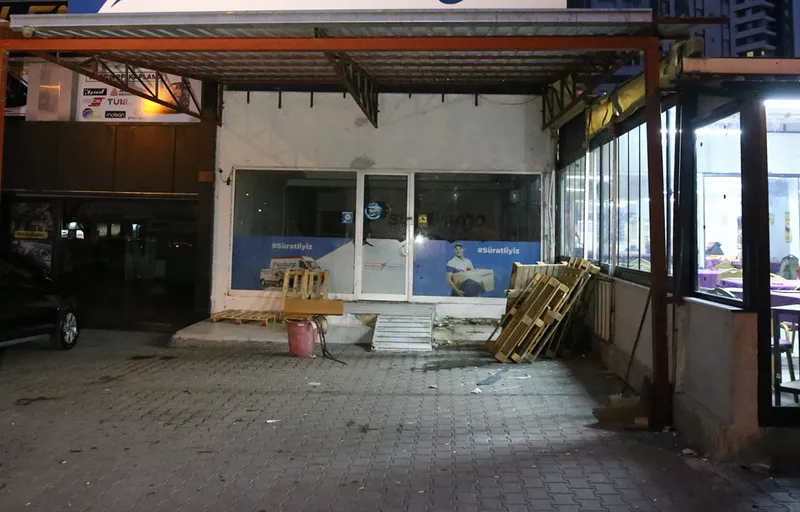 Adana'da iş yerinde silahlı saldırıya uğrayan kişi öldü