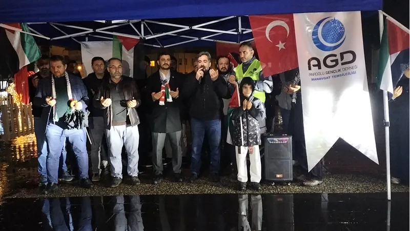 Manavgat'ta Yalova'da şehit olan polisler ve Kassam Tugayları üyeleri için dua edildi