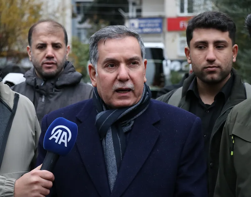 Adana'da TÜGVA üyeleri, Galata Köprüsü'ndeki Filistin'e destek eylemine katılmak için yola çıktı