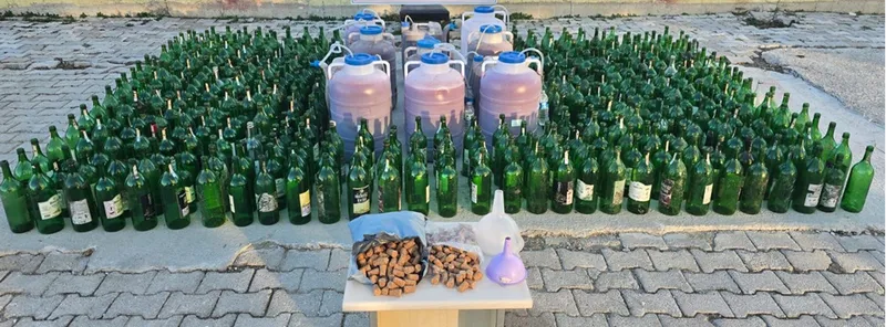 Gölhisar'da 402 litre sahte içki ele geçirildi
