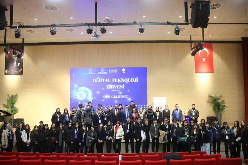 Biruni Üniversitesinde Dijital Teknoloji Zirvesi Düzenlendi