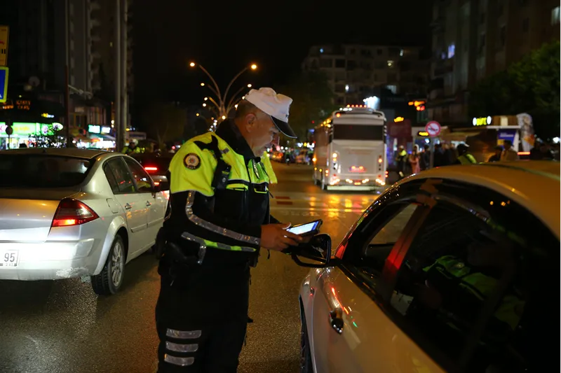 Adana'da "Yılbaşı Huzur ve Güven" denetimi