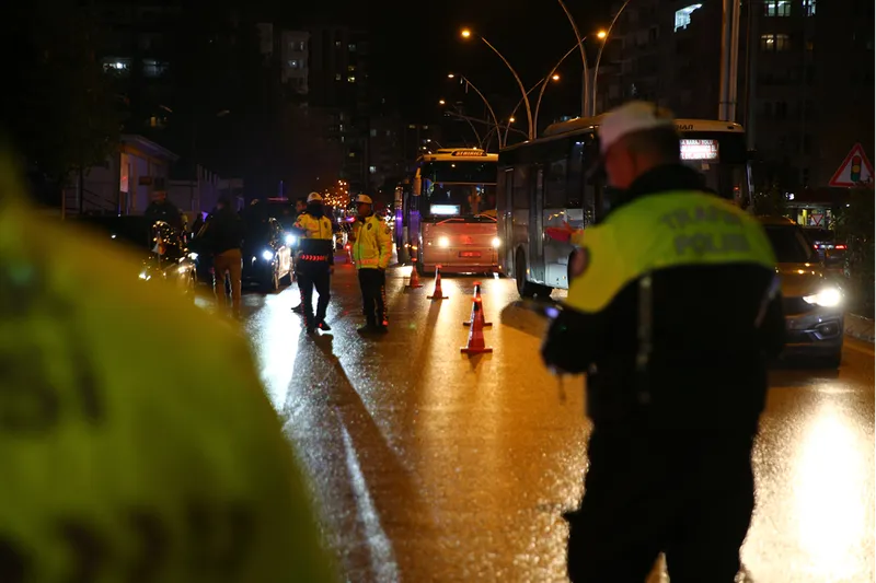 Adana'da "Yılbaşı Huzur ve Güven" denetimi