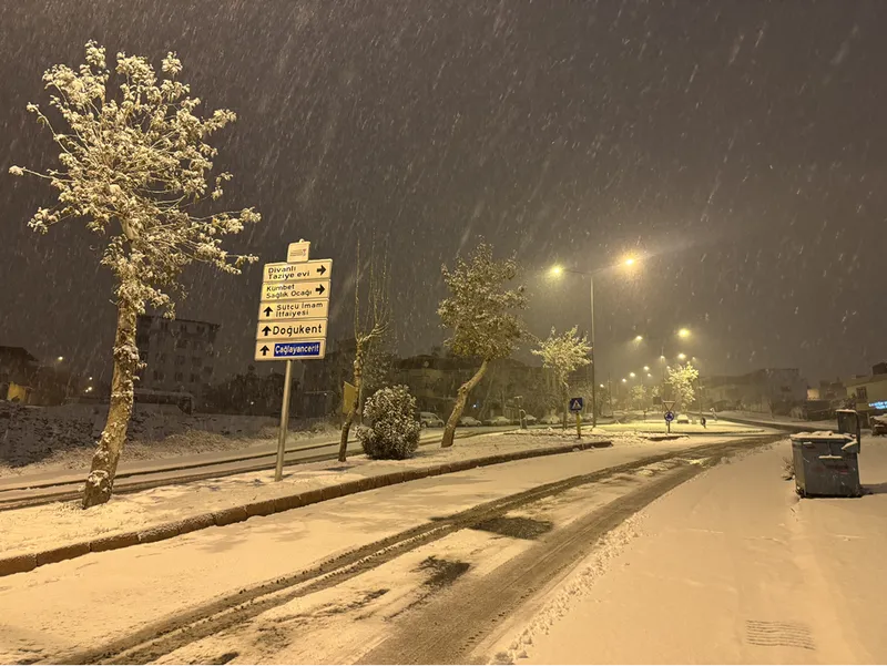 Kahramanmaraş'ta kar yağışı etkili oluyor