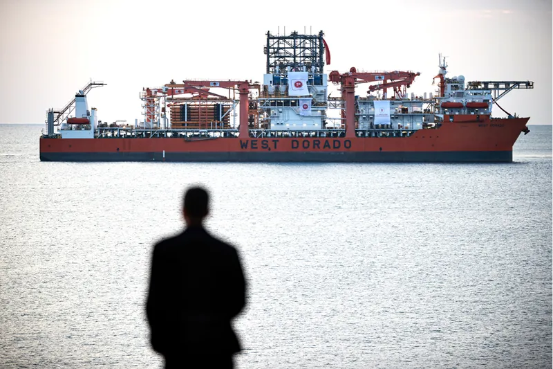 Türkiye'nin 6. derin deniz sondaj gemisi Mersin açıklarına demirledi