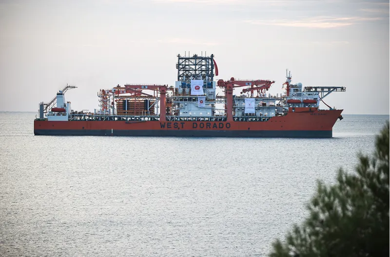 Türkiye'nin 6. derin deniz sondaj gemisi Mersin açıklarına demirledi