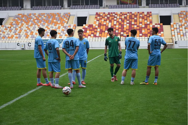 Yeni Malatyaspor yeterli oyuncuyla sahaya çıkmadığı için Isbaş Isparta 32 FK maçı iptal edildi