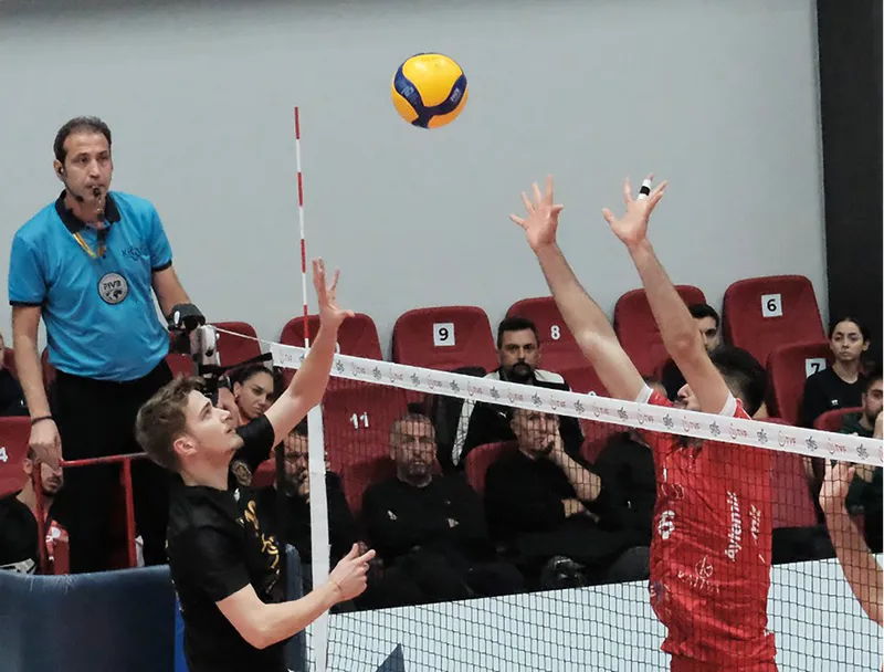 Voleybol: SMS Grup Efeler Ligi