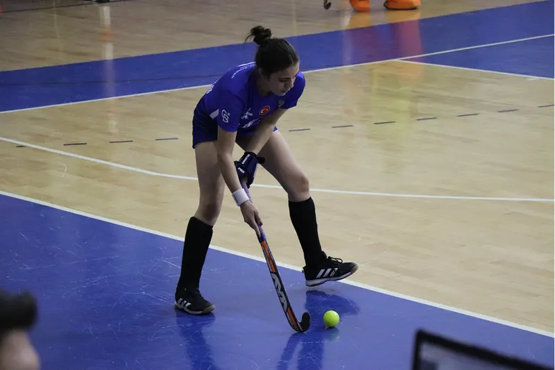 Kadınlar Salon Hokeyi Süper Lig maçları Alanya'da başladı