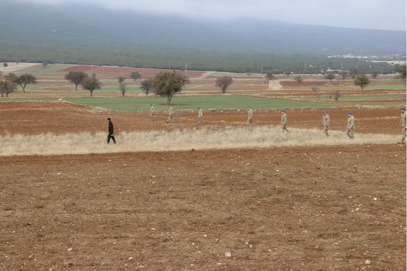 Isparta'da vücut bütünlüğü bozuk halde ölü bulunan çobanın uzuv araması sürüyor