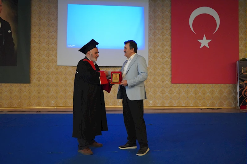 Ziraat yüksek mühendisi 71 yaşında dördüncü üniversitesinden mezun oldu