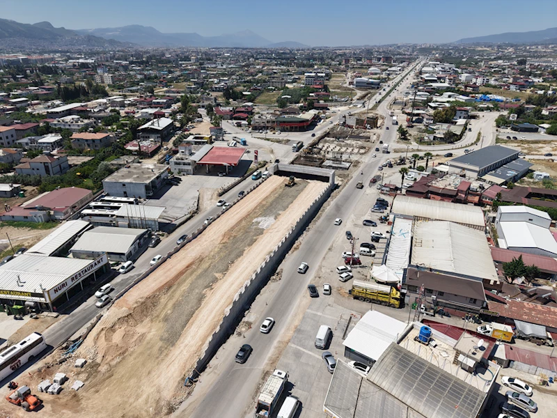 Hatay Valisi Masatlı, kentteki yol yapım çalışmalarını inceledi  