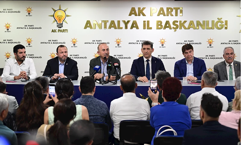 AK Parti Antalya İl Teşkilatında bayramlaşma töreni düzenlendi