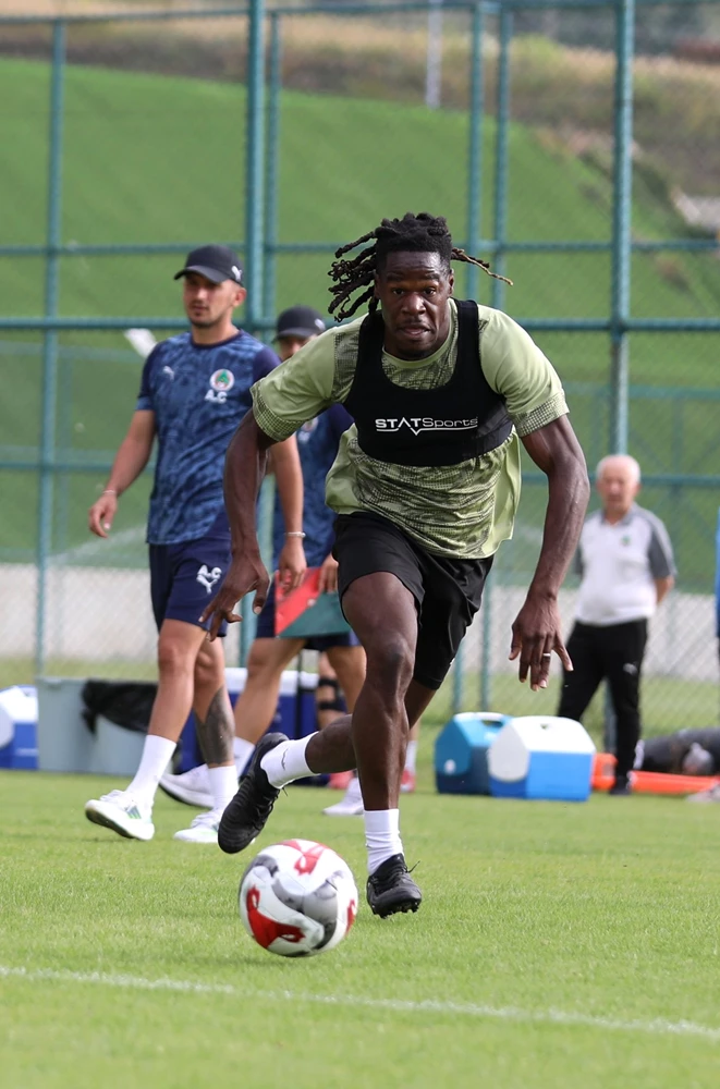 Alanyaspor, yeni sezon hazırlıklarını sürdürüyor