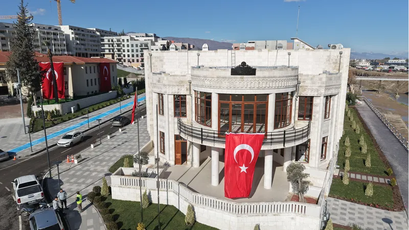 Hatay'da yeniden ayağa kaldırılan tarihi meclis binası devlet tiyatrolarına sahne olacak