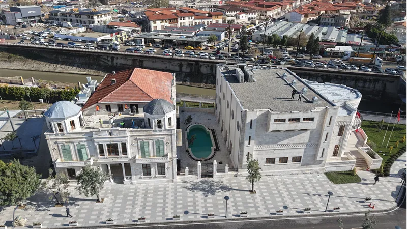 Hatay'da yeniden ayağa kaldırılan tarihi meclis binası devlet tiyatrolarına sahne olacak