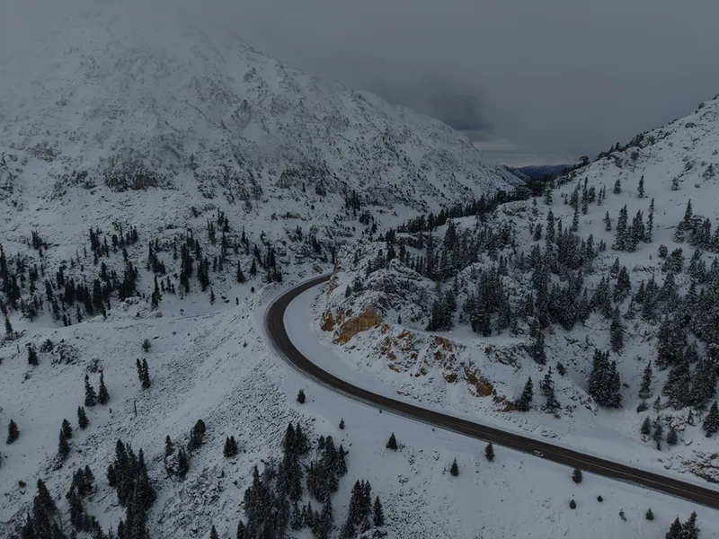Akdeniz'i İç Anadolu'ya bağlayan Alacabel Geçidi beyaza büründü 